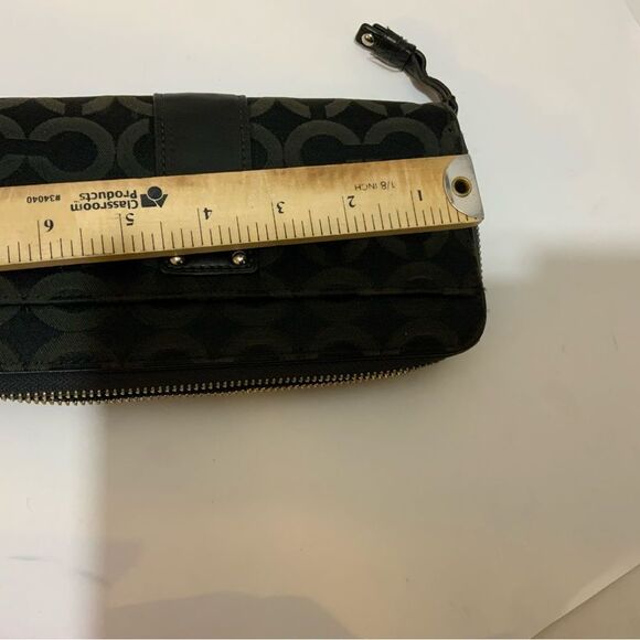 Coach Campbell Signature BRN/Black Accordion Zip Around Wallet Buckle - Picture 8 of 9